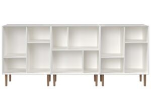 Bílá lakovaná knihovna Tenzo Z 210 x 32 cm s dřevěnou podnoží